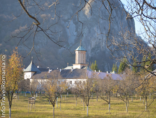 Manastirea Polovragi judetul Gorj